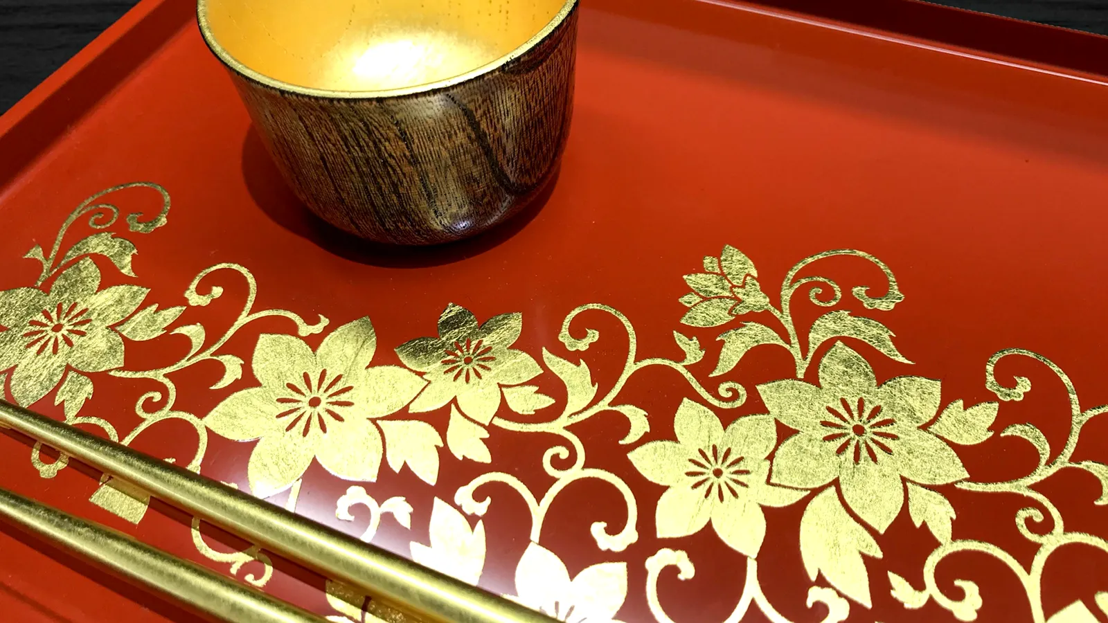蒔絵の魅力や歴史とは？その起源から技法の種類、制作過程まで詳しく