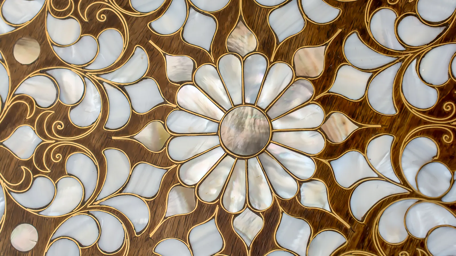 象嵌（ぞうがん）細工 象嵌(ぞうがん)細工とは？作り方や螺鈿(らでん)との違い、アクセサリー