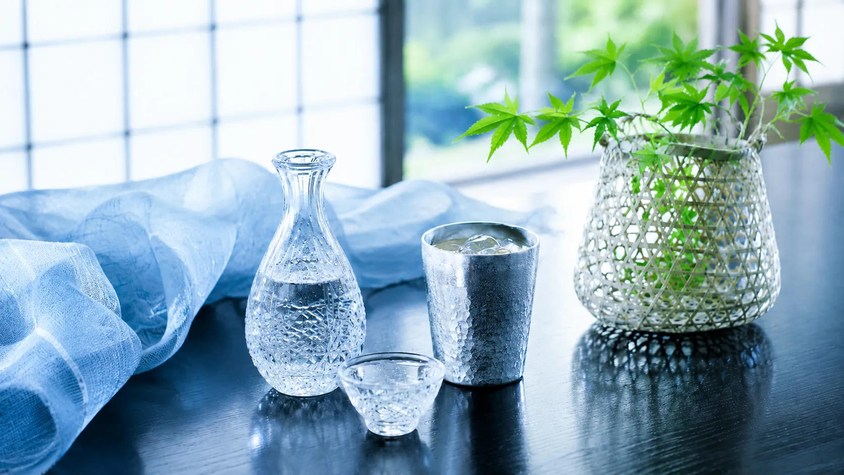 涼を感じる工芸品とは何か？素材ごとに異なる「涼しさ」の正体