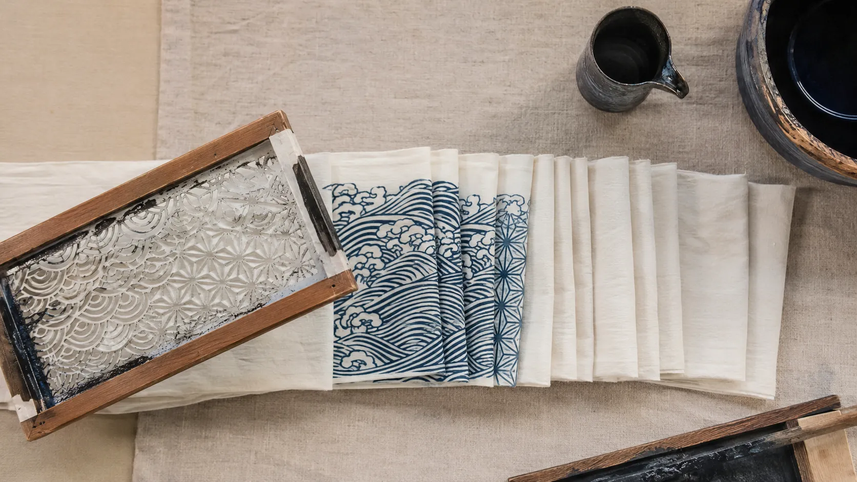 How chūsen differs from other stencil dyeing such as kata-yūzen and Tokyo some-komon