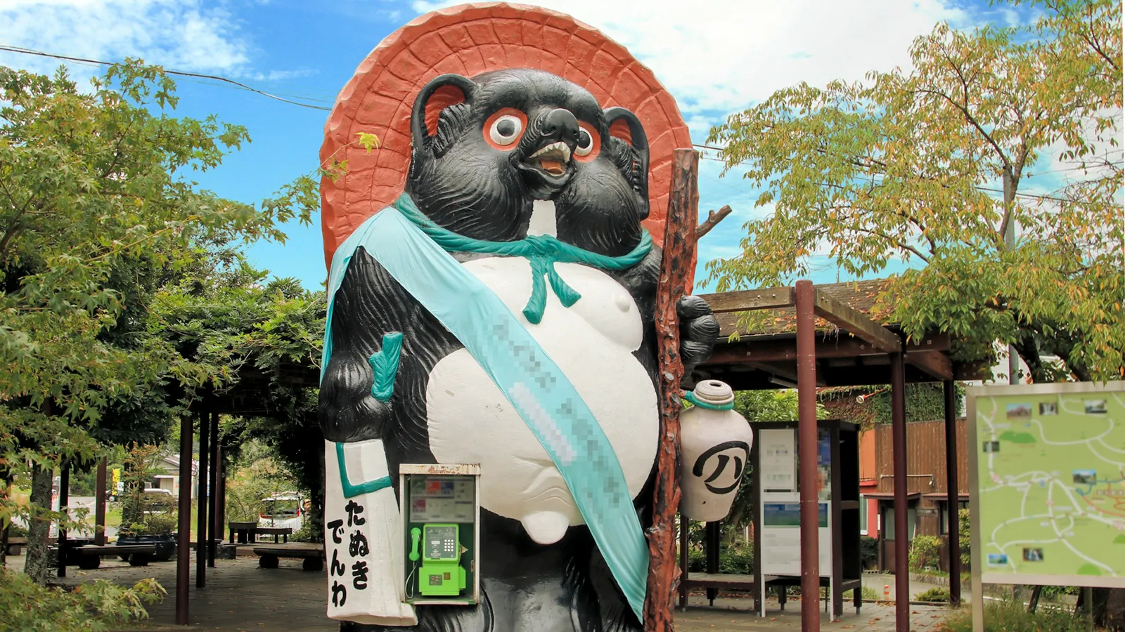 Shigaraki Ware Tanuki Statues and Their Origins