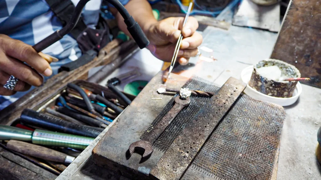 彫金の技法・作り方・道具とは？初心者向け完全ガイド【入門編】