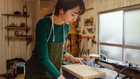 現代における伝統工芸職人（伝統工芸士）の働き方とは？求められるマーケティング戦略から支援制度まで詳しく解説