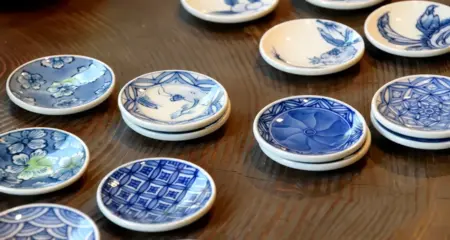 三川内焼とは？400年受け継がれる白磁と染付の伝統美を詳しく解説