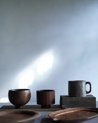 Hand-carved bowls, cups, makiji, lacquer finish